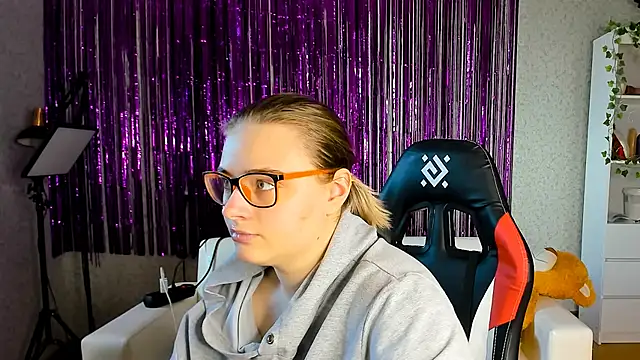 Snapshot of Seductive_She_Wolf chatting on March 2025 07:35:02 AM Seductive She Wolf online show from March 2025 07:35:02 AM