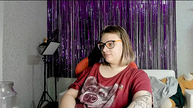 Snapshot of Seductive_She_Wolf chatting on March 2025 03:23:02 AM Seductive She Wolf online show from March 2025 03:23:02 AM