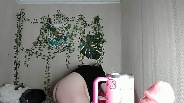 Snapshot of Seductive_She_Wolf chatting on September 2025 05:23:01 PM Seductive She Wolf online show from September 2025 05:23:01 PM