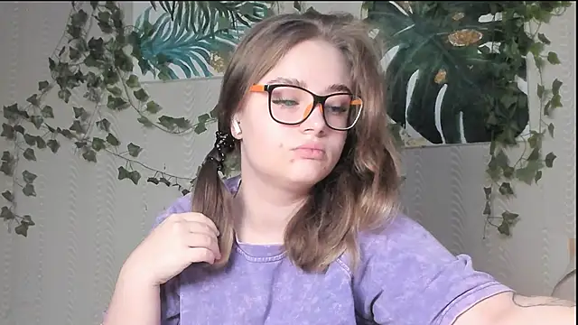 Snapshot of Seductive_She_Wolf chatting on November 2025 03:20:02 AM Seductive She Wolf online show from November 2025 03:20:02 AM