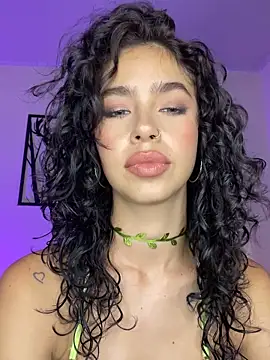 Snapshot of MarianaSnake chatting on November 2025 10:09:02 PM MarianaSnake online show from November 2025 10:09:02 PM