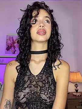 Snapshot of MarianaSnake chatting on November 2025 12:30:01 AM MarianaSnake online show from November 2025 12:30:01 AM