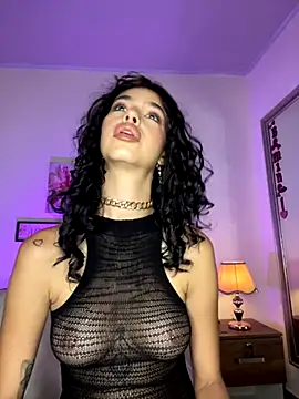 Snapshot of MarianaSnake chatting on November 2025 08:27:02 PM MarianaSnake online show from November 2025 08:27:02 PM