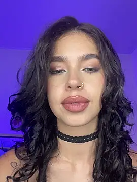 Snapshot of MarianaSnake chatting on November 2025 02:45:02 AM MarianaSnake online show from November 2025 02:45:02 AM