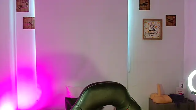 catalinamommyx online show from September 2025 09:59:02 PM