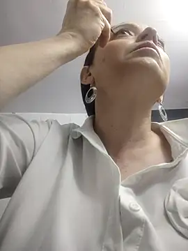 catalinamommyx online show from October 2025 01:55:02 AM