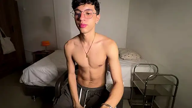 Angelligth online show from November 2025 03:31:01 AM