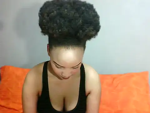 Snapshot of SmallSlut5 chatting on November 2025 02:06:02 PM SmallSlut5 online show from November 2025 02:06:02 PM