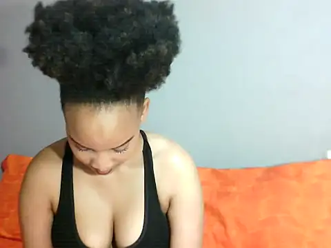 Snapshot of SmallSlut5 chatting on November 2025 02:04:01 PM SmallSlut5 online show from November 2025 02:04:01 PM