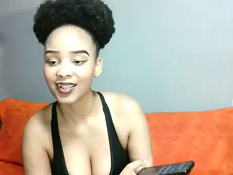 Snapshot of SmallSlut5 chatting on November 2025 12:44:01 AM SmallSlut5 online show from November 2025 12:44:01 AM