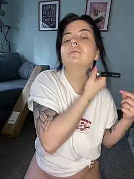 Snapshot of NaomiSquirts chatting on February 2025 10:17:02 AM NaomiSquirts online show from February 2025 10:17:02 AM