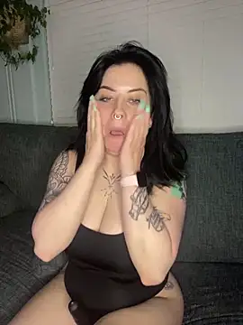 Snapshot of NaomiSquirts chatting on March 2025 08:21:02 PM NaomiSquirts online show from March 2025 08:21:02 PM