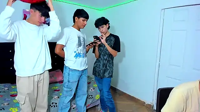 Alexander and Xiao online show from March 2025 09:59:01 PM