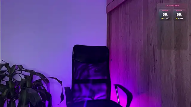 Snapshot of Julifoxx chatting on December 2024 12:26:01 AM Julifoxx online show from December 2024 12:26:01 AM