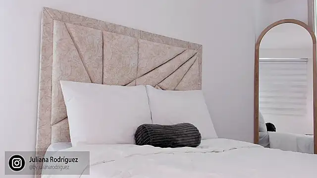 Snapshot of Julifoxx chatting on October 2025 09:15:02 PM Julifoxx online show from October 2025 09:15:02 PM