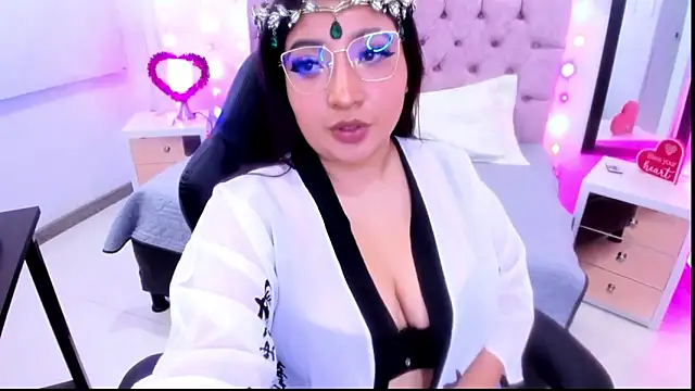 Snapshot of Emma_monserrat chatting on February 2025 04:10:02 AM Emma monserrat online show from February 2025 04:10:02 AM