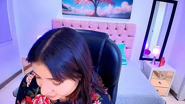 Snapshot of Emma_monserrat chatting on November 2025 07:32:02 PM Emma monserrat online show from November 2025 07:32:02 PM