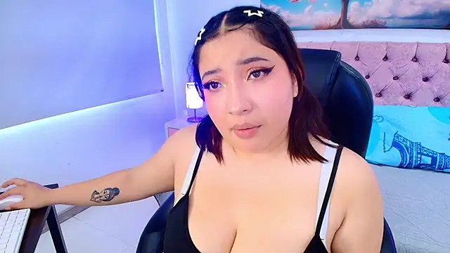 Emma monserrat online show from January 2026 08:25:01 PM