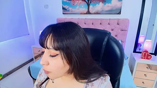 Emma monserrat online show from February 2026 08:12:01 PM