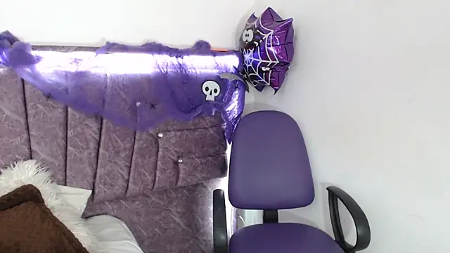 Snapshot of Penelope_Fox14 chatting on October 2025 01:18:01 PM Penelope Fox14 online show from October 2025 01:18:01 PM