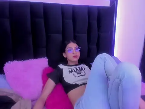 Im saturno online show from September 2025 05:07:02 PM