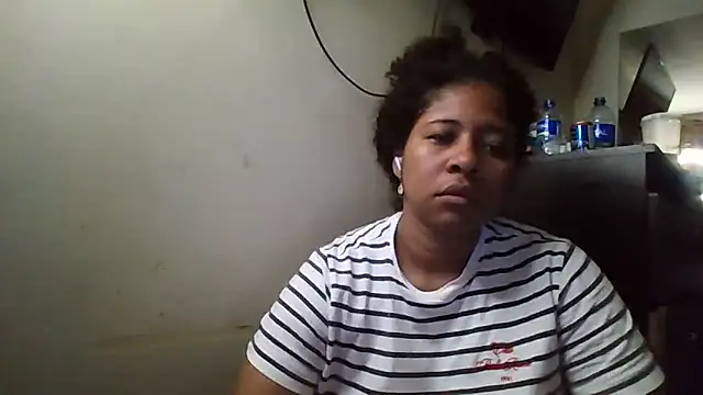 Snapshot of Ivon-09 chatting on November 2025 11:31:02 AM Ivon-09 online show from November 2025 11:31:02 AM