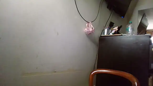 Snapshot of Ivon-09 chatting on November 2025 11:21:01 AM Ivon-09 online show from November 2025 11:21:01 AM