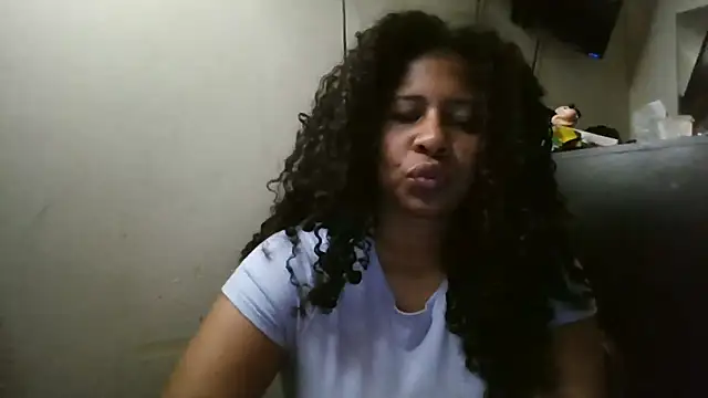 Snapshot of Ivon-09 chatting on November 2025 10:59:01 AM Ivon-09 online show from November 2025 10:59:01 AM