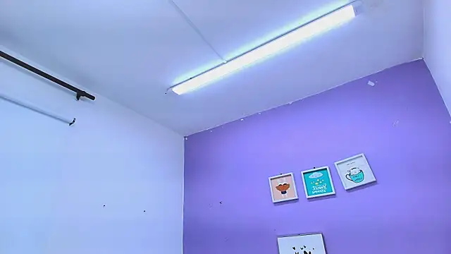 Snapshot of veronica_sinner_ chatting on January 2025 12:01:01 PM veronica sinner  online show from January 2025 12:01:01 PM