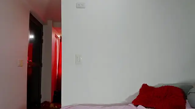 Snapshot of veronica_sinner_ chatting on October 2025 04:30:02 PM veronica sinner  online show from October 2025 04:30:02 PM