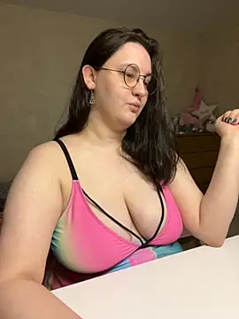 hungry1bunny online show from October 2025 07:41:01 PM