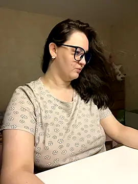 hungry1bunny online show from November 2025 05:02:02 PM