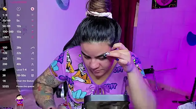 Snapshot of Sharon_hils chatting on December 2024 01:46:01 PM Sharon hils online show from December 2024 01:46:01 PM