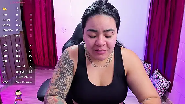 Snapshot of Sharon_hils chatting on December 2024 04:51:01 PM Sharon hils online show from December 2024 04:51:01 PM