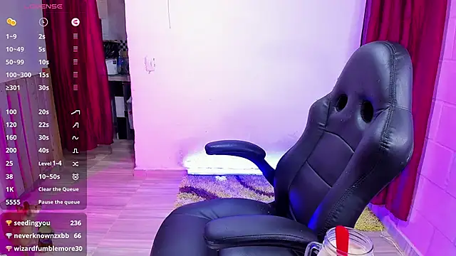 Snapshot of Sharon_hils chatting on January 2025 03:40:02 PM Sharon hils online show from January 2025 03:40:02 PM