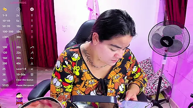 Snapshot of Sharon_hils chatting on January 2025 01:14:01 PM Sharon hils online show from January 2025 01:14:01 PM