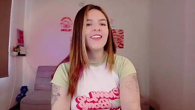 Snapshot of Mariangeel chatting on October 2025 03:20:02 PM Mariangeel online show from October 2025 03:20:02 PM