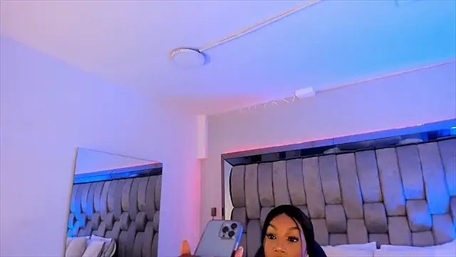 ChaynnaCooper online show from February 2025 03:19:02 PM