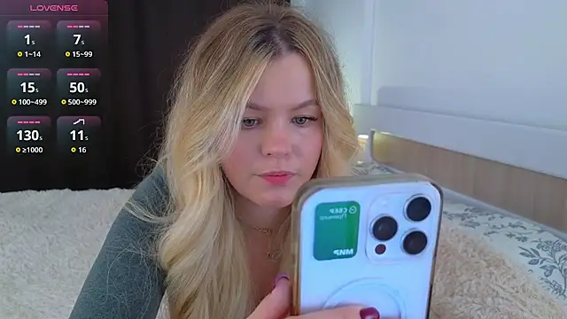 Snapshot of Milana15 chatting on November 2025 08:31:01 AM Milana15 online show from November 2025 08:31:01 AM