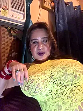 Snapshot of Hot_Queen77 chatting on May 2026 06:48:02 PM Hot Queen77 online show from May 2026 06:48:02 PM