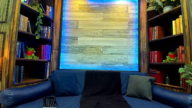 lunainsane58 online show from March 2025 07:42:02 AM