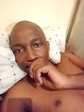 Snapshot of realGsign chatting on December 2025 11:49:02 AM realGsign online show from December 2025 11:49:02 AM