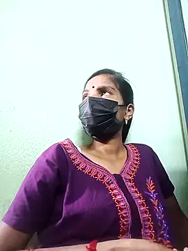 Snapshot of anusiya01 chatting on January 2025 07:06:01 AM anusiya01 online show from January 2025 07:06:01 AM