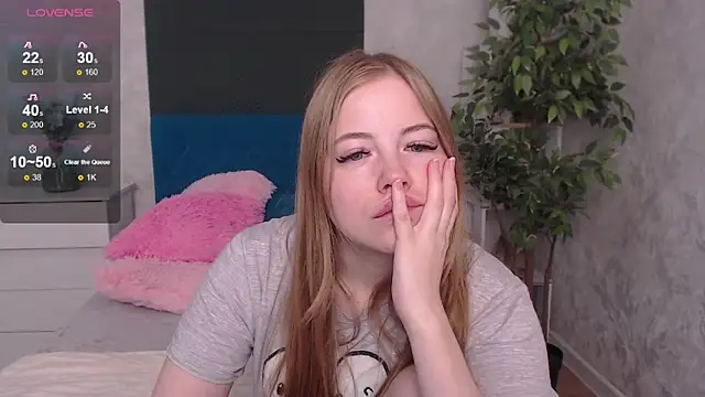 Snapshot of JennyyHot chatting on December 2025 04:18:02 AM JennyyHot online show from December 2025 04:18:02 AM