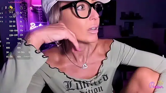 VelvetBarbie online show from April 2026 12:43:02 AM