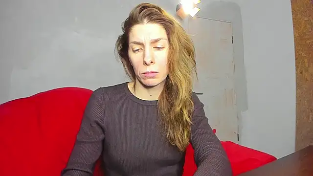 Snapshot of YourSuperModel chatting on February 2025 01:37:01 PM YourSuperModel online show from February 2025 01:37:01 PM