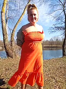 Snapshot of -Schweppes- chatting on March 2025 09:28:01 AM -Schweppes- online show from March 2025 09:28:01 AM