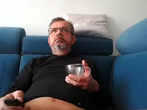 axecoman60 online show from February 2025 11:27:01 AM