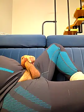 axecoman60 online show from October 2025 04:41:01 PM