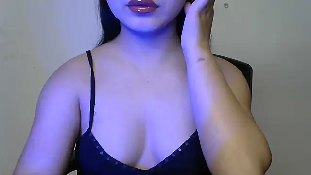 amrita2210 online show from June 2026 07:30:01 PM